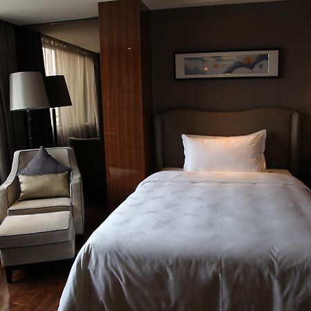 Leisden Hotel Чънду Екстериор снимка