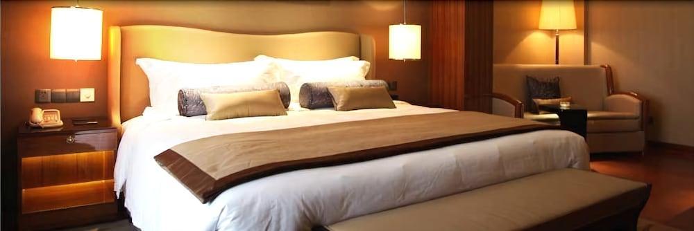 Leisden Hotel Чънду Екстериор снимка