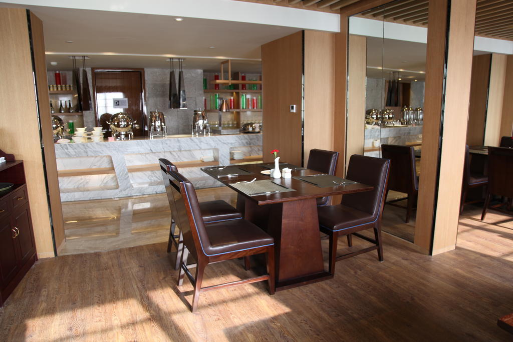 Leisden Hotel Чънду Екстериор снимка