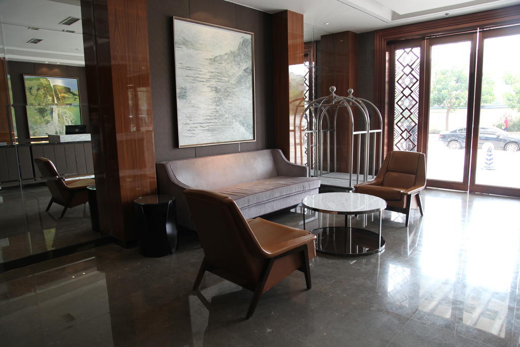Leisden Hotel Чънду Екстериор снимка