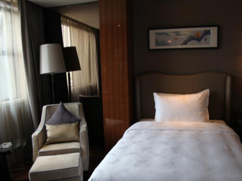Leisden Hotel Чънду Екстериор снимка