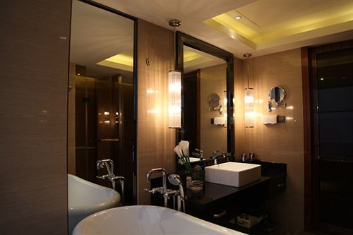 Leisden Hotel Чънду Екстериор снимка